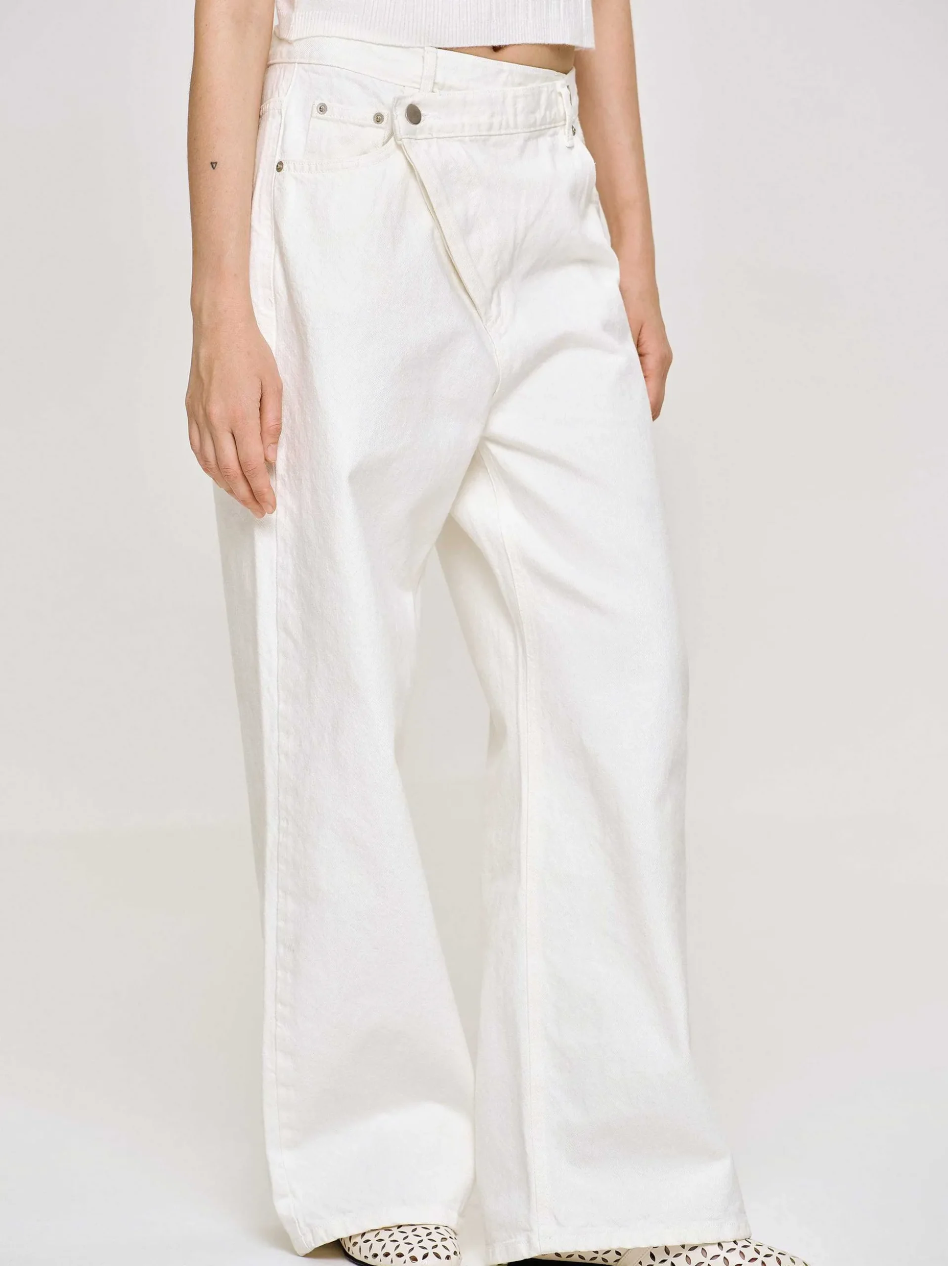 Women Source Unknown Denim-Crossover Jeans, White