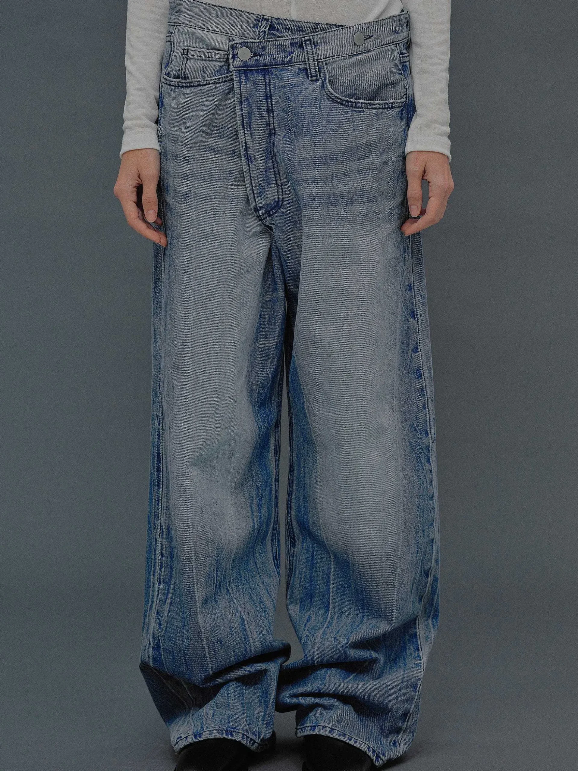 Women Source Unknown Denim-Deconstructed Crossover Jeans, Medium Blue