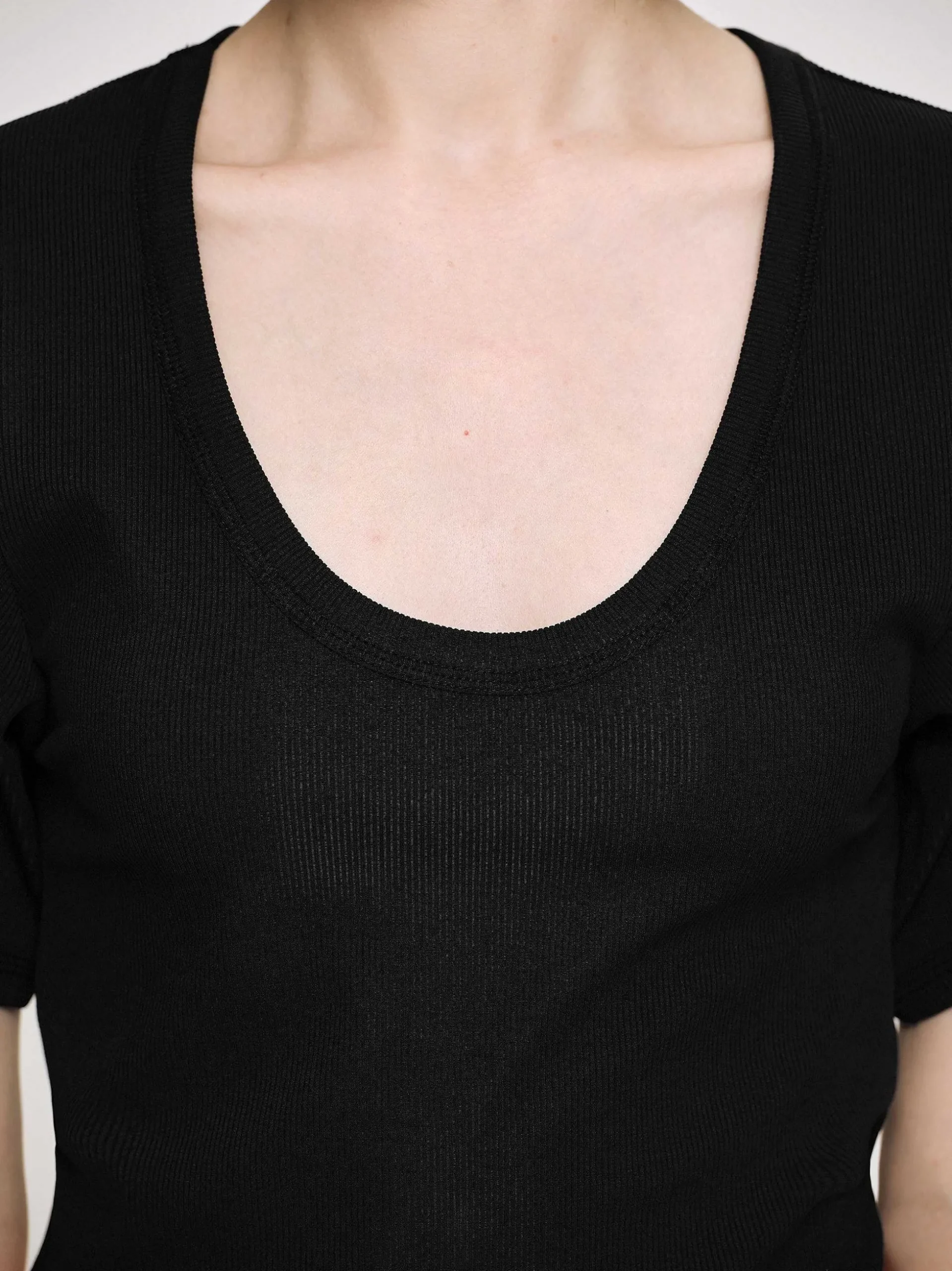 Women Source Unknown Accessories-Deep U T-Shirt, Black