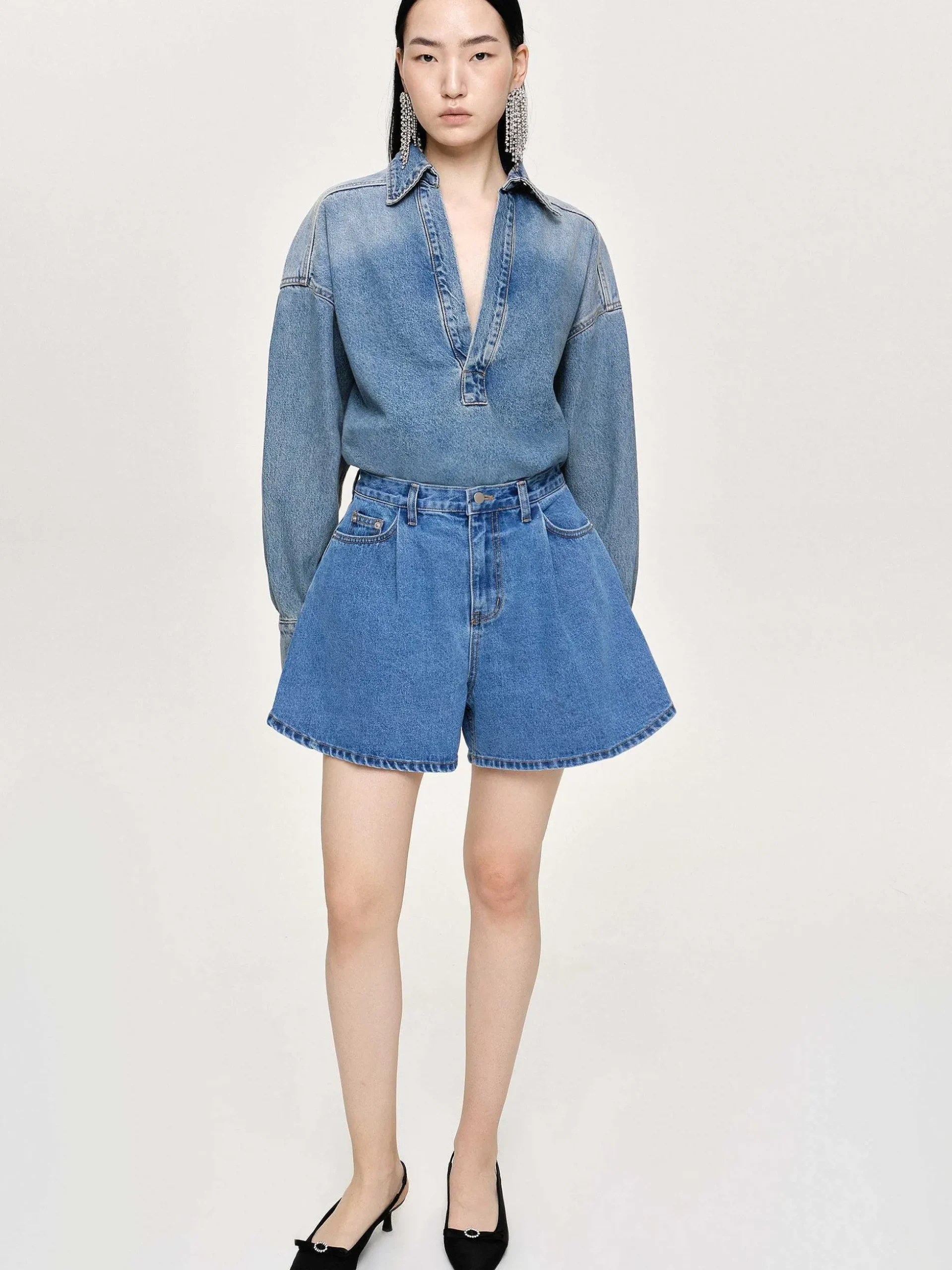 Women Source Unknown Denim-Flared Denim Shorts, Medium Blue