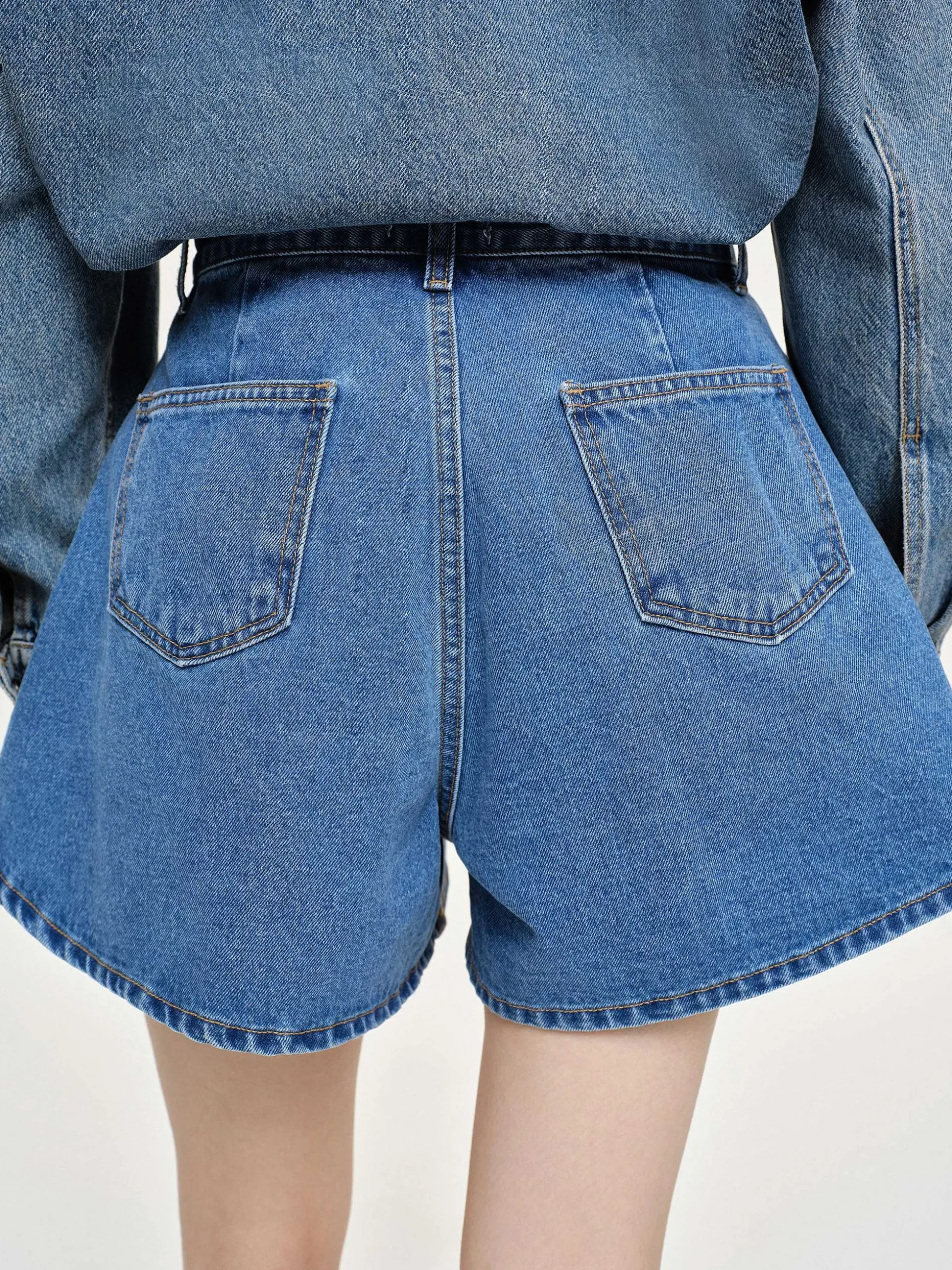 Women Source Unknown Denim-Flared Denim Shorts, Medium Blue
