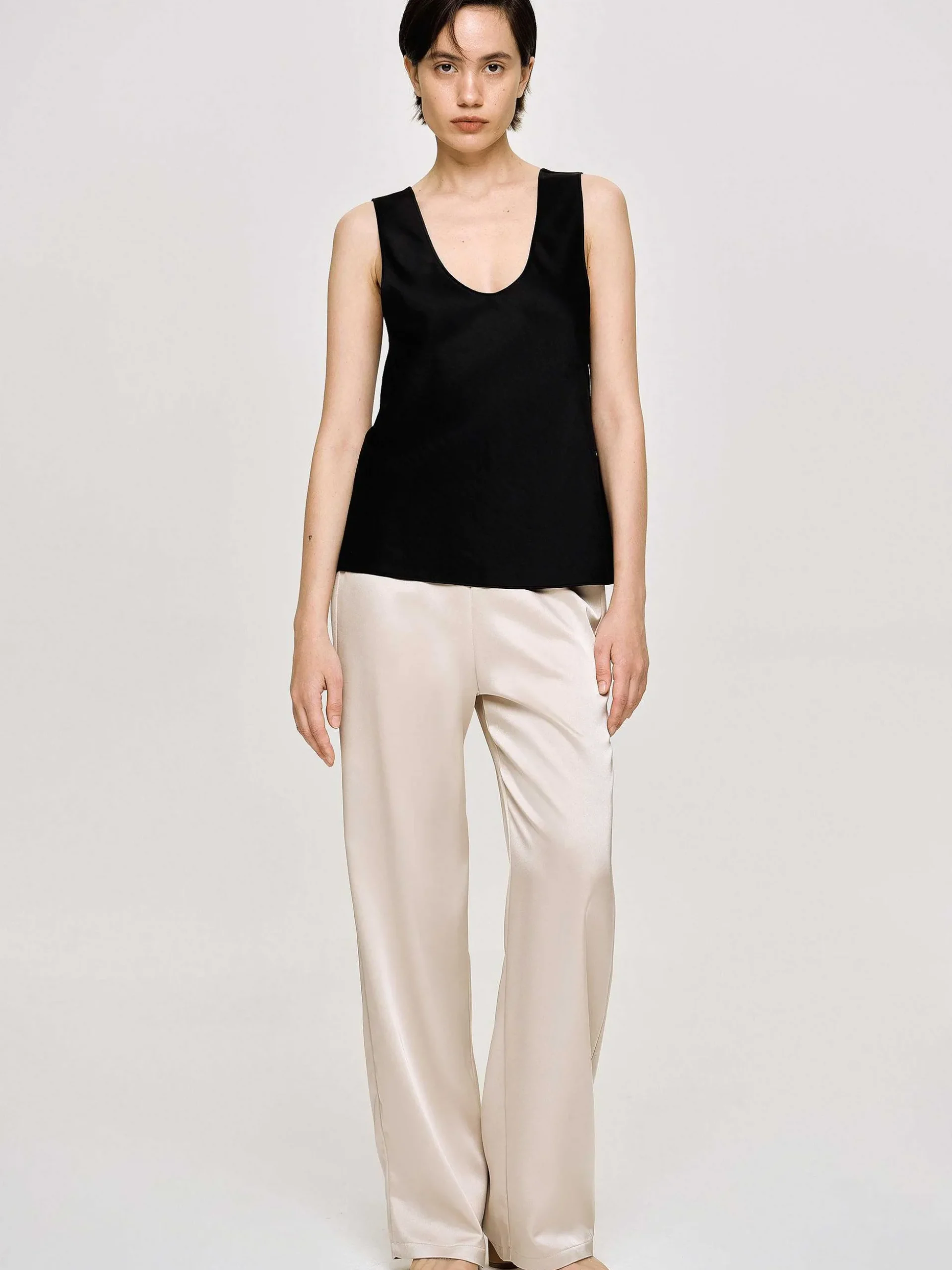 Women Source Unknown Accessories-Sleeveless Satin Top, Black