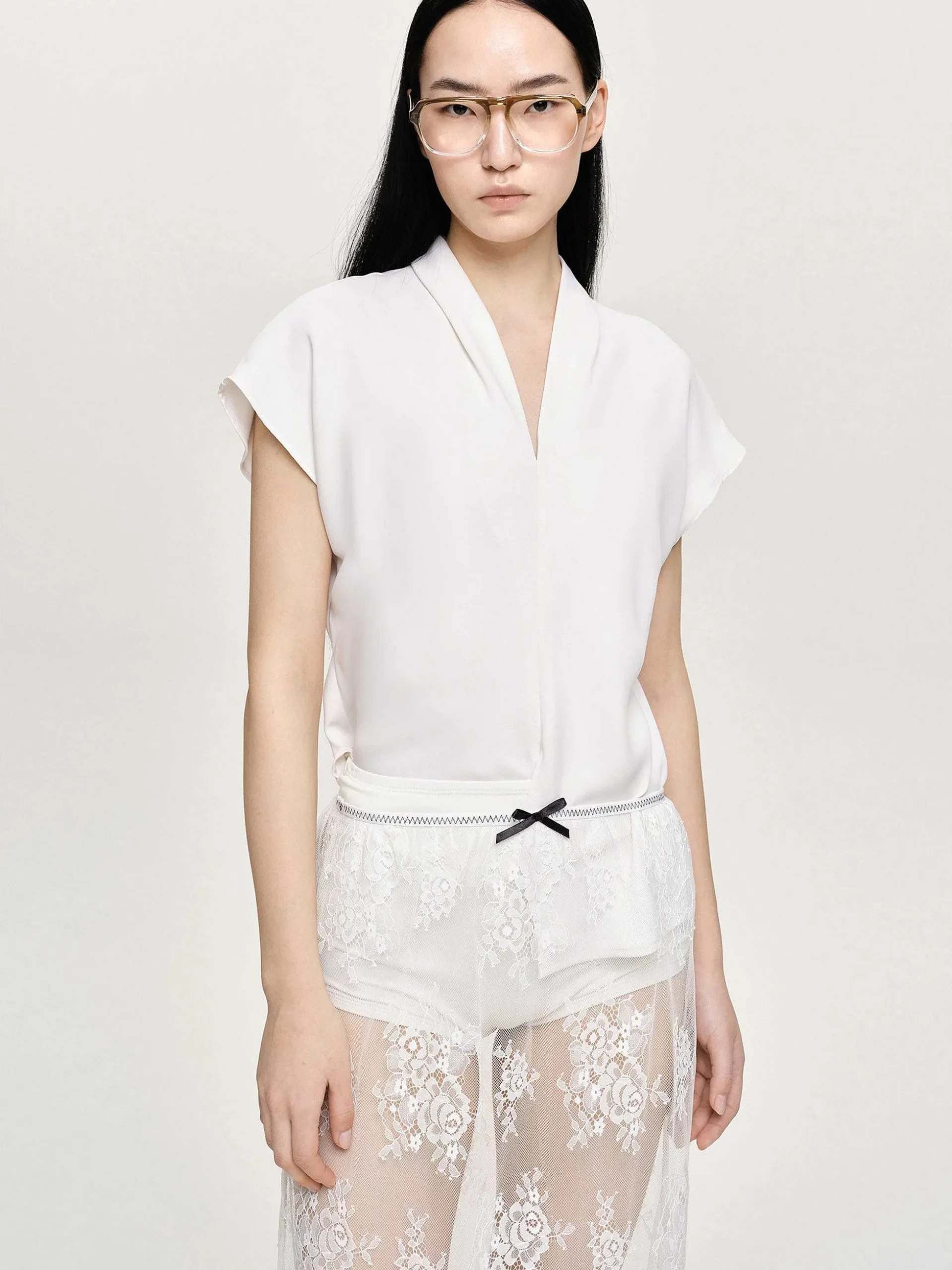 Women Source Unknown Clothing-V-Neck Crepe Blouse, White
