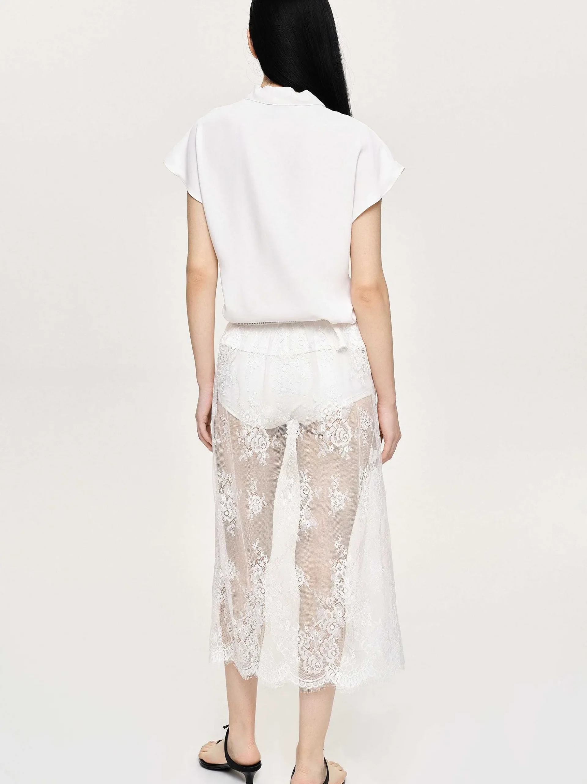 Women Source Unknown Clothing-V-Neck Crepe Blouse, White